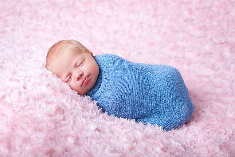 Summer Skye & Jonty Prestatyn Family & Newborn Photos (5)