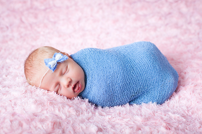 Summer Skye & Jonty Prestatyn Family & Newborn Photos (6)